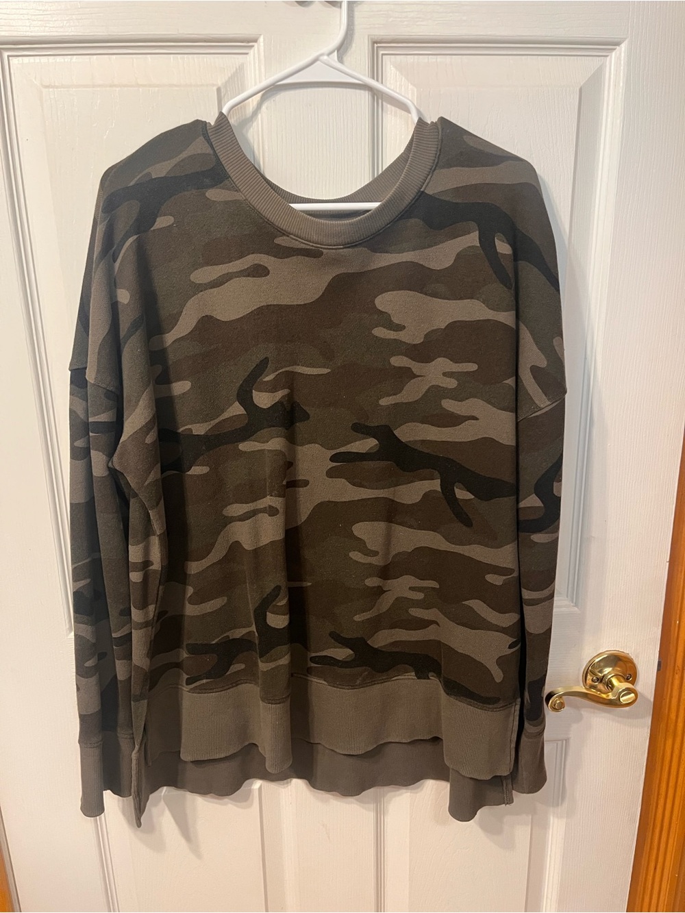 Time n Tru Women’s Camo Print Crewneck Sweatshirt - Olive Green